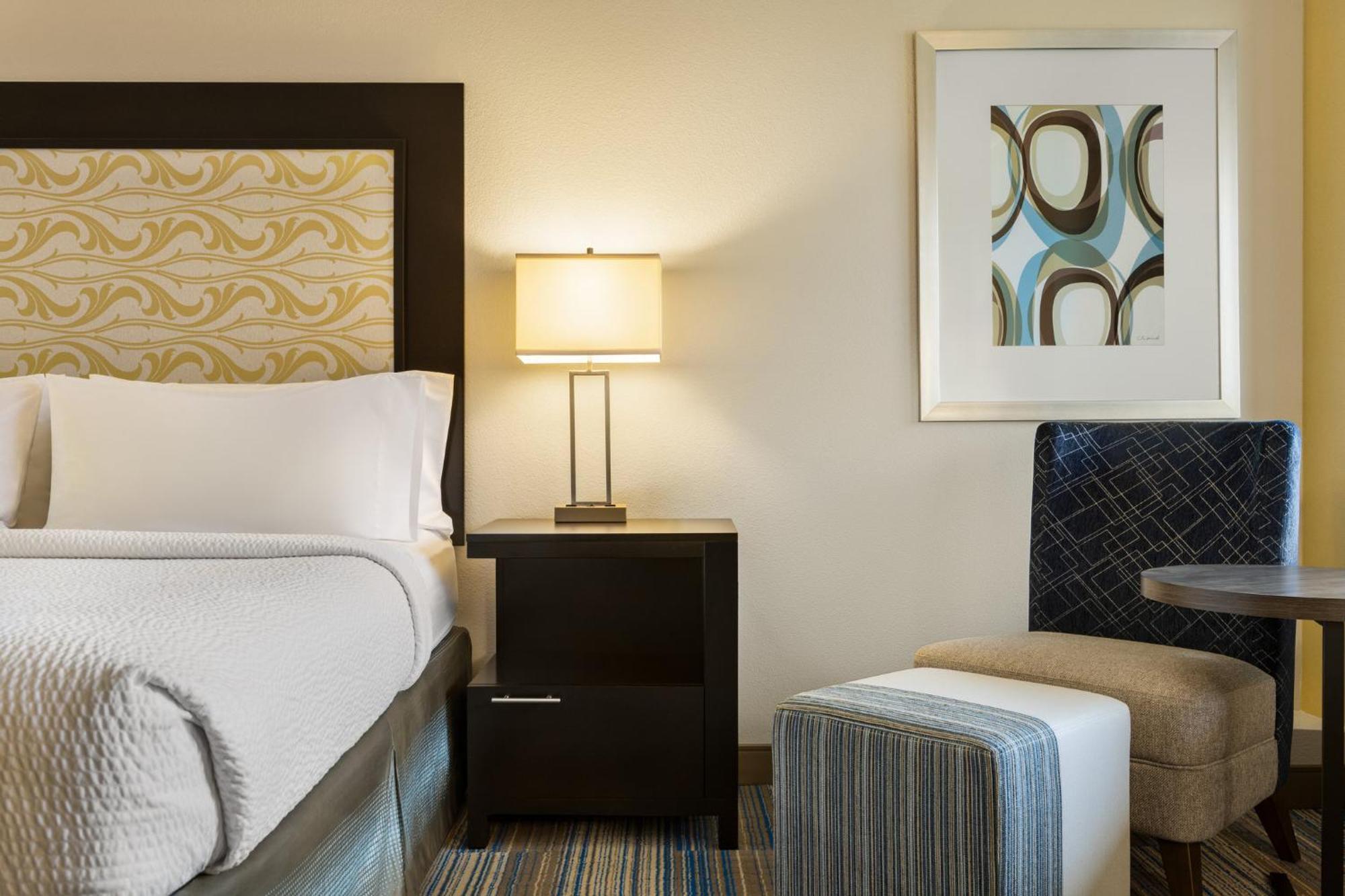 Holiday Inn Express & Suites Colorado Springs Central By Ihg Ngoại thất bức ảnh