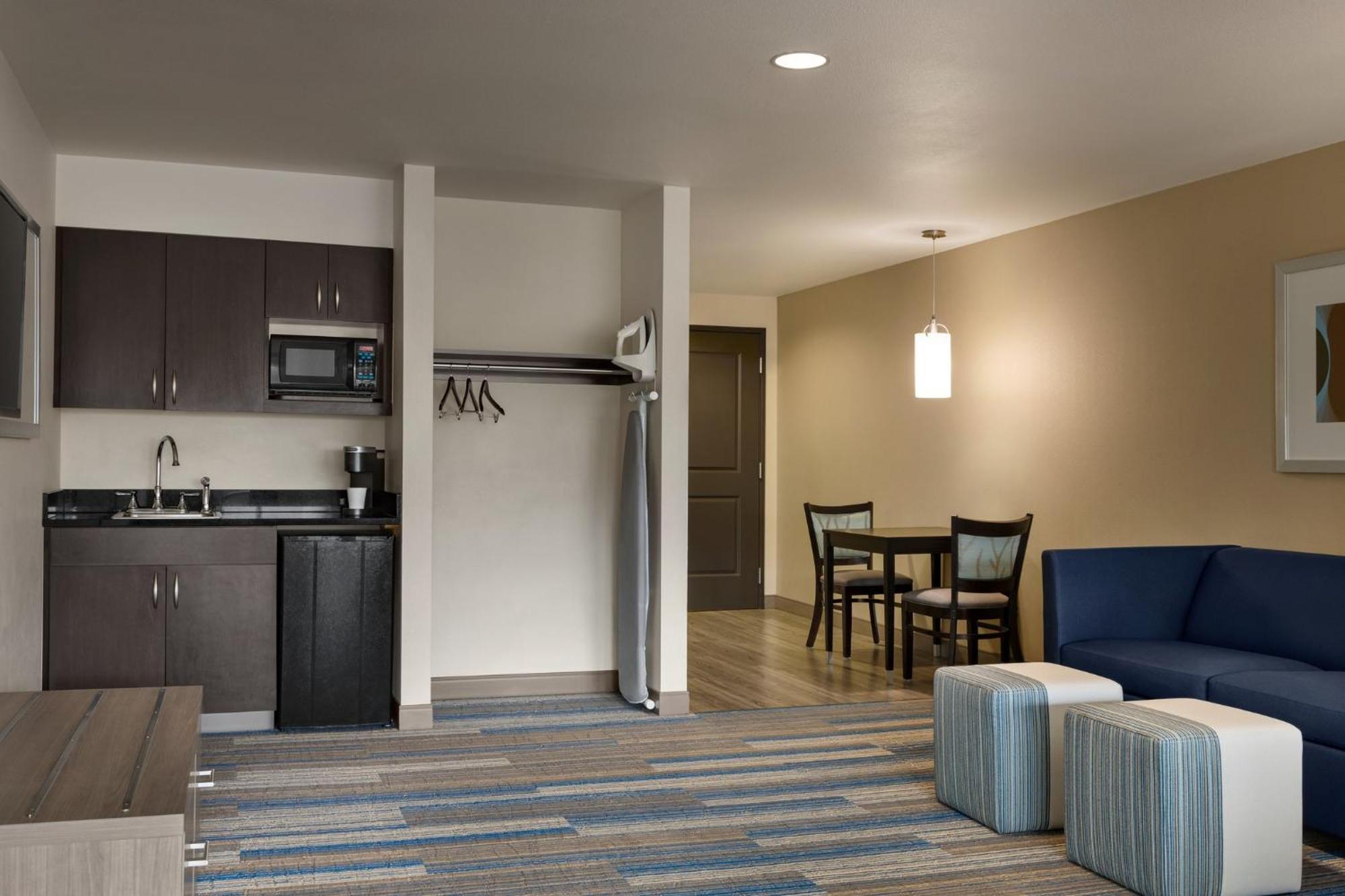 Holiday Inn Express & Suites Colorado Springs Central By Ihg Ngoại thất bức ảnh