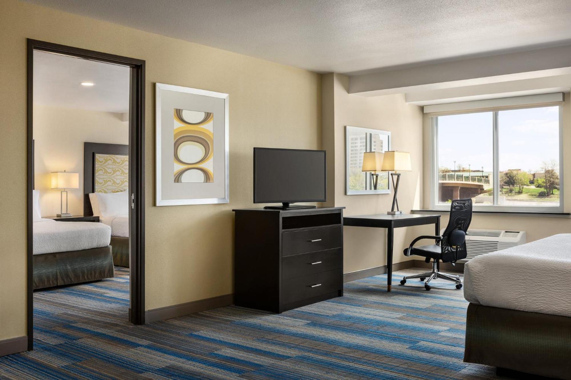 Holiday Inn Express & Suites Colorado Springs Central By Ihg Ngoại thất bức ảnh
