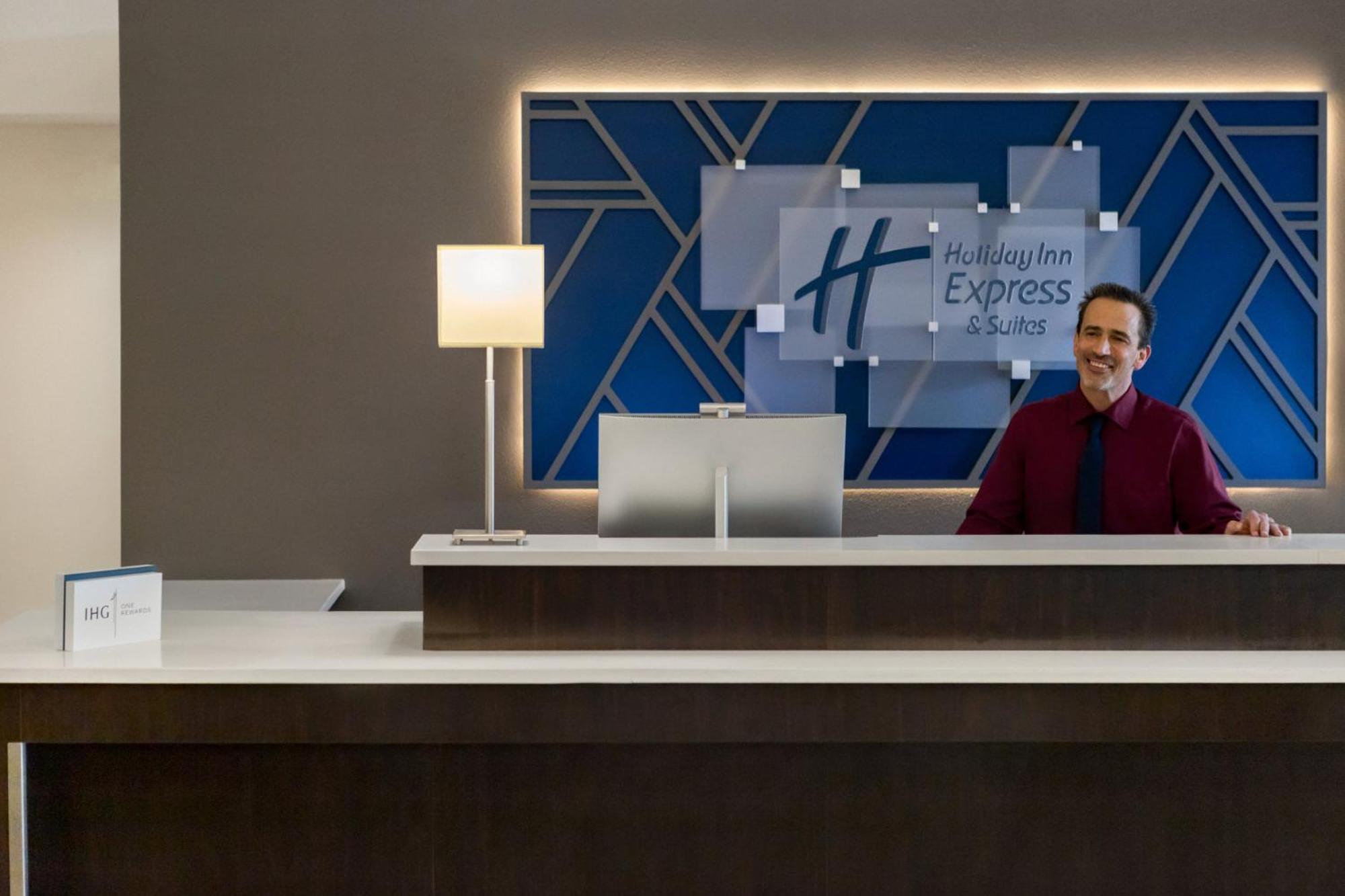 Holiday Inn Express & Suites Colorado Springs Central By Ihg Ngoại thất bức ảnh