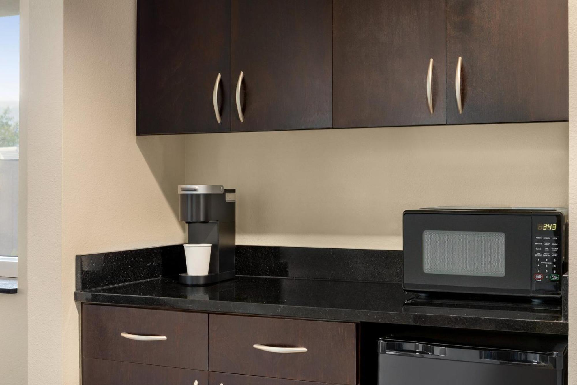 Holiday Inn Express & Suites Colorado Springs Central By Ihg Ngoại thất bức ảnh
